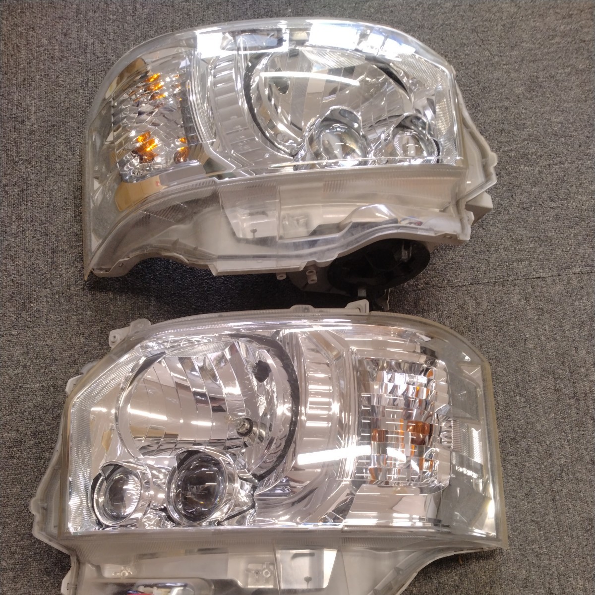 200系ハイエース LEDヘッドライト 純正 左右セット 【公式通販】