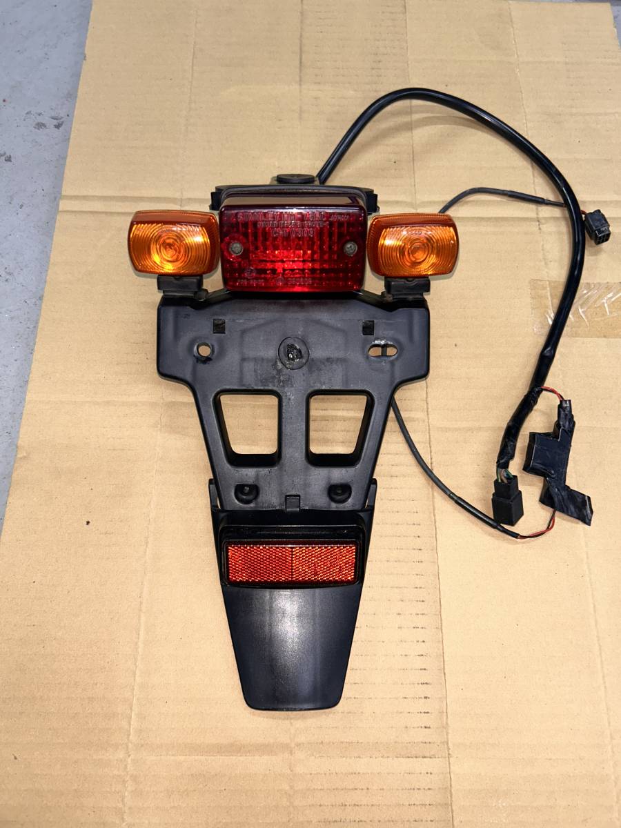 買い最安 ホンダ XR250 MD30 リアフェンダー 純正 テールランプ