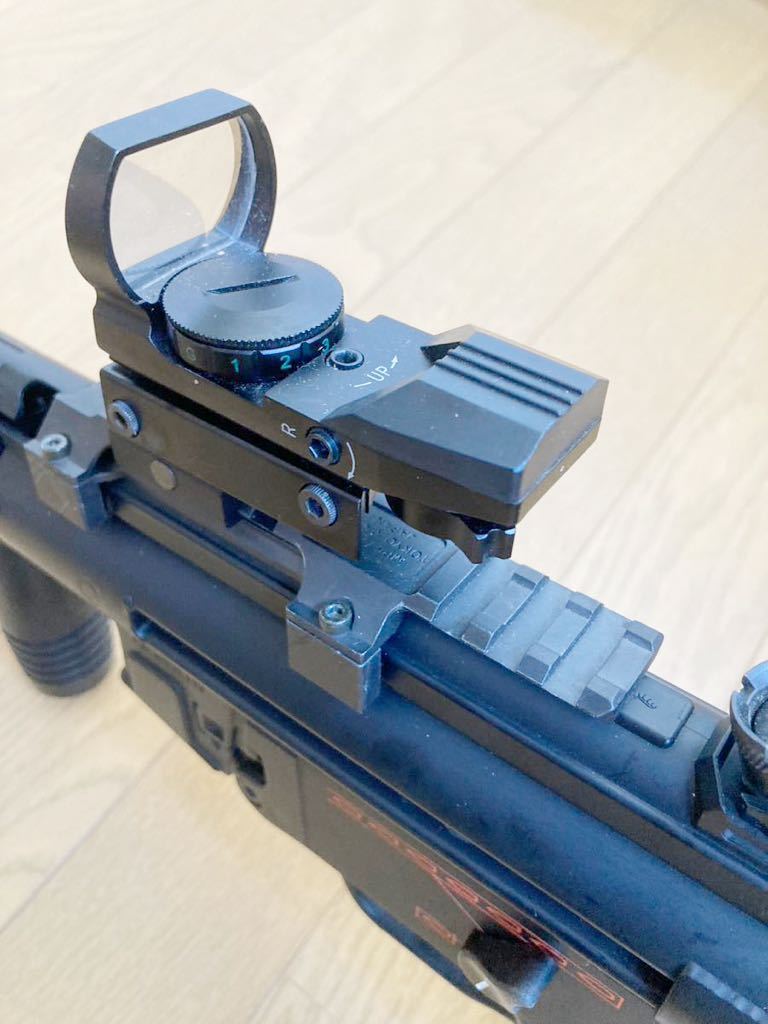 東京マルイスタンダード電動ガン 本体 MP5K タ弾マガジン付き。動作