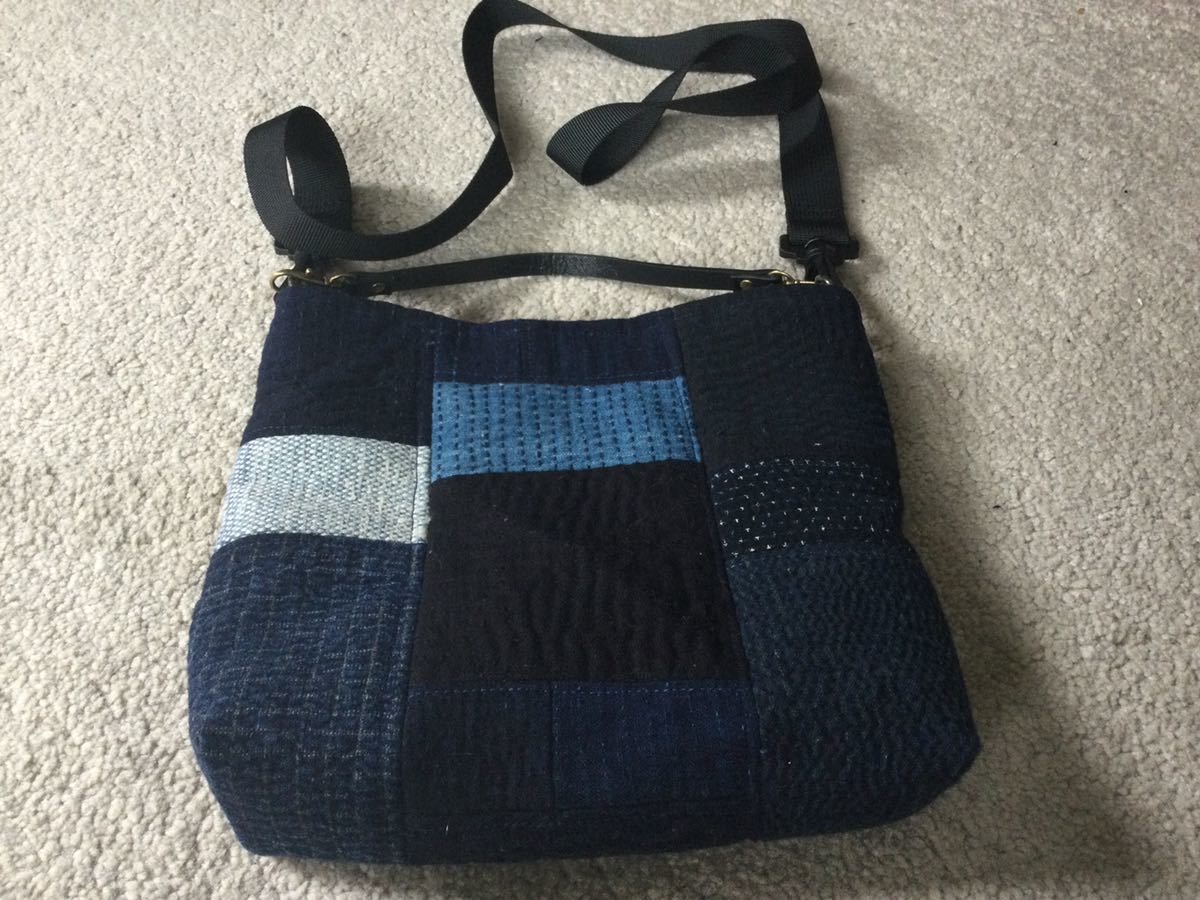 柿渋染め古布酒袋藍染め庄内刺し子木札古鍵チャーム付リメイク手作り2wayバック 柿渋染め古布酒袋藍染め庄内刺し子木札古鍵チャーム付リメイク手作り