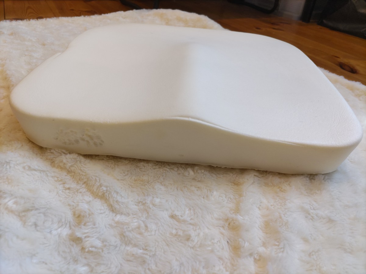 ☆美品☆車椅子用 クッション 介護 【理学療法士監修】 低反発 お尻が痛くならない 立体成型 洗えるカバー 滑り止め(ピンク)_7