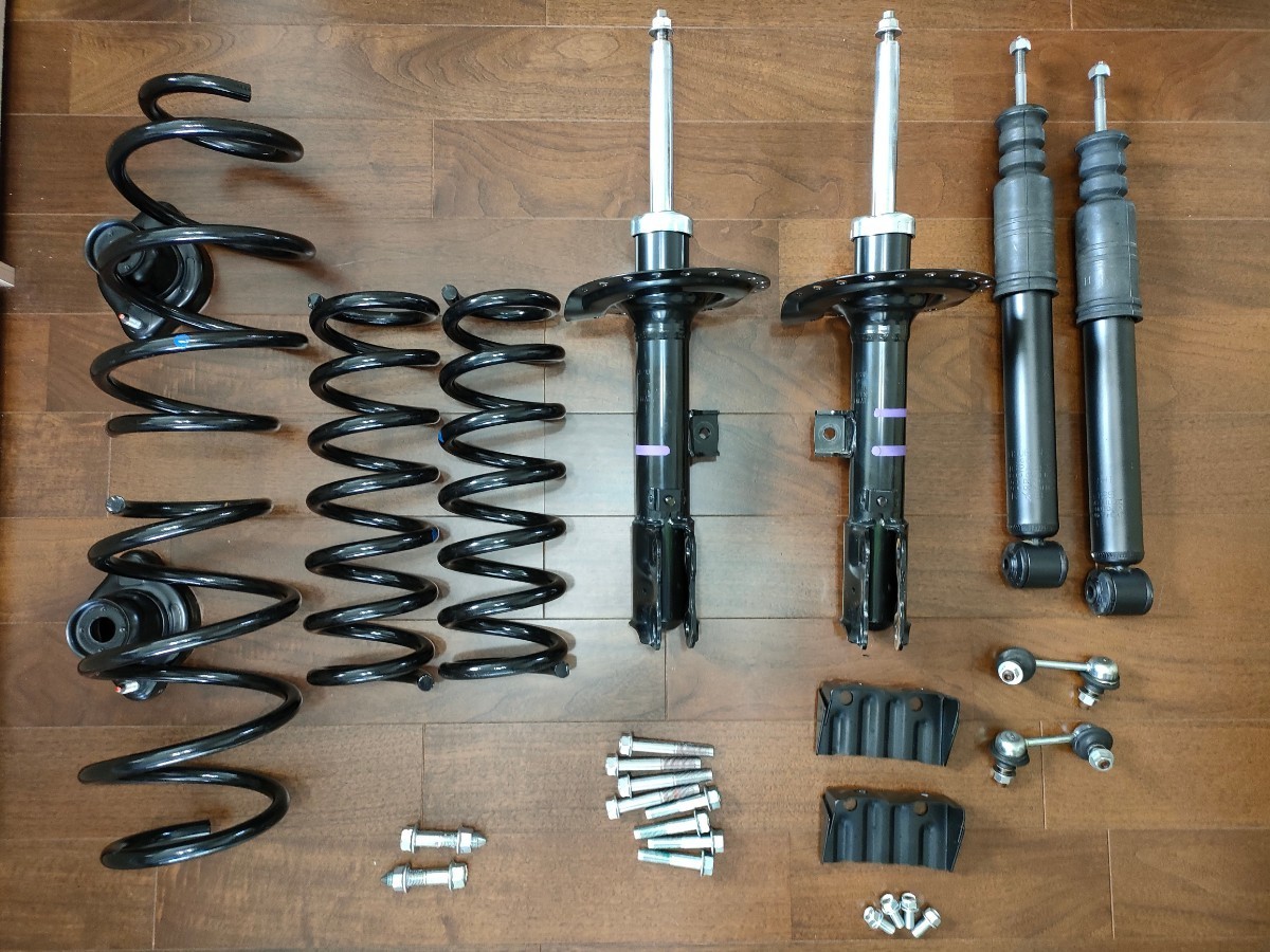 デリカD:5用 リフトアップサスペンションキット デリカD5