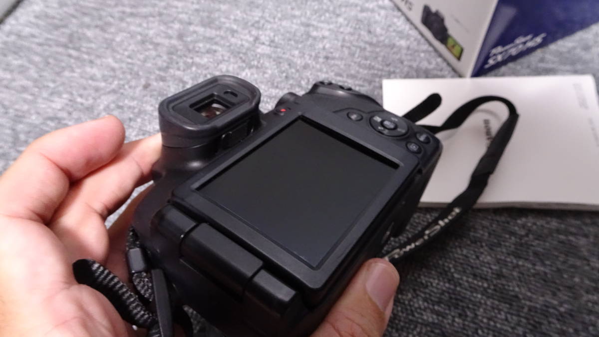 Canon PowerShot SX70HS 純正バッテリー2個＆充電器＆レンズフード付属