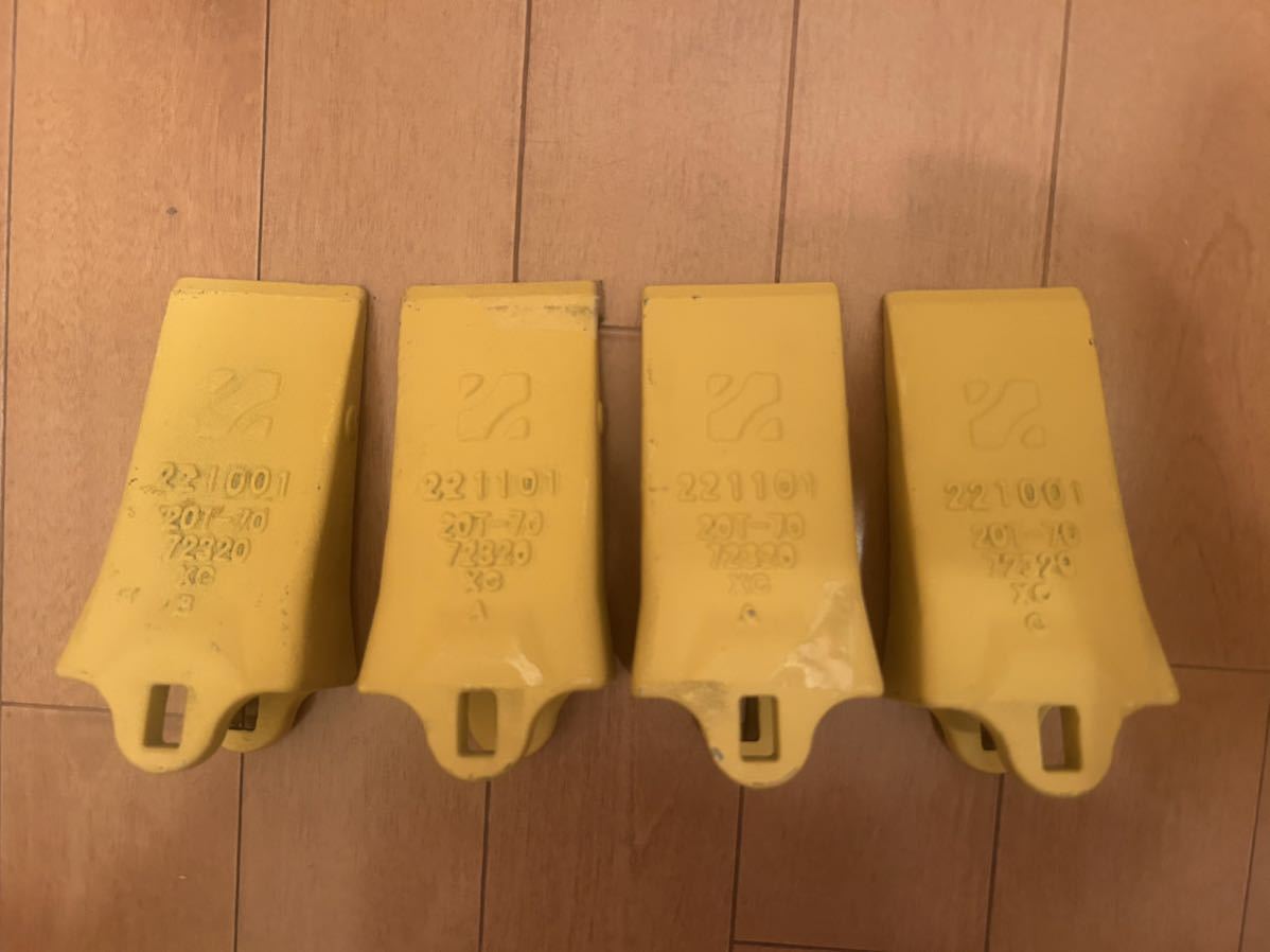 コマツ ツース ポイント 4本 20T-70-72320 エスコ 18S 建設機械 部品