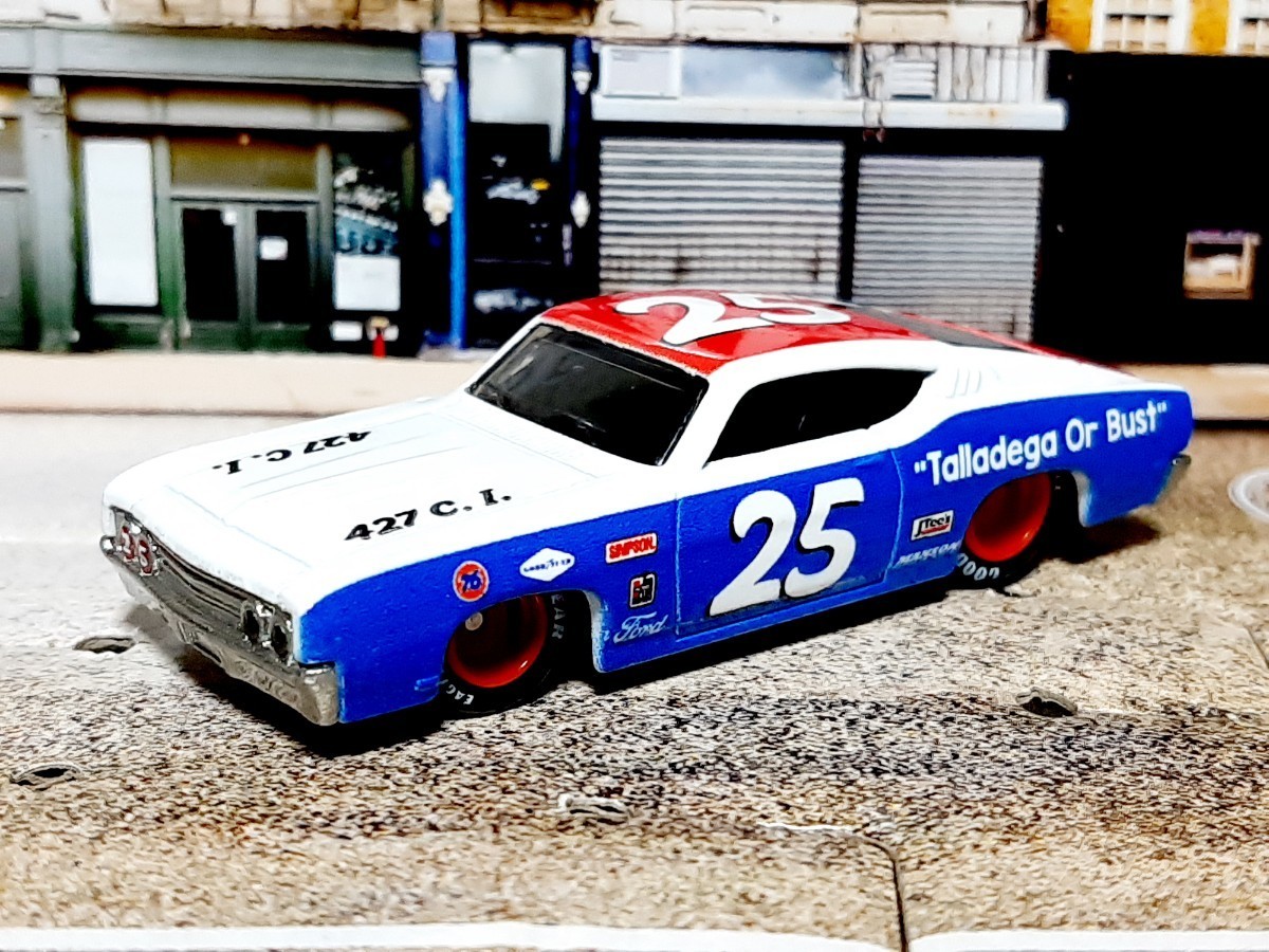 ホットウィール リチャードペティ1969 フォードトリノタラデガ