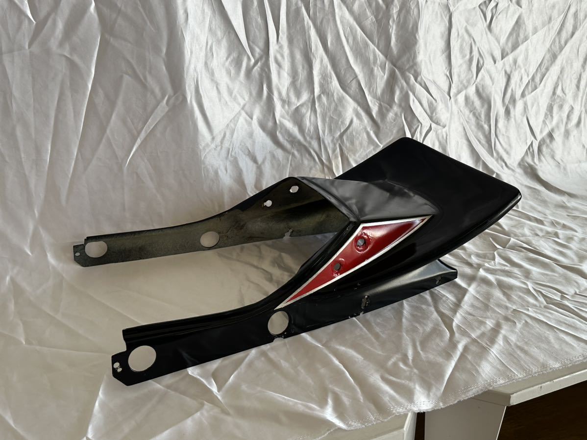 送料無料】GPZ400F テールカウル BEET風 FRP テールランプ型加工済み