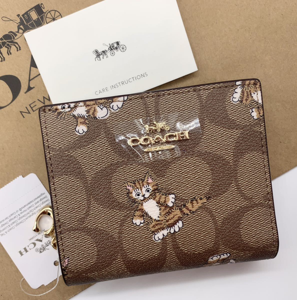 COACH二つ折り財布CC922カーキ×キトゥンアウトレット品　