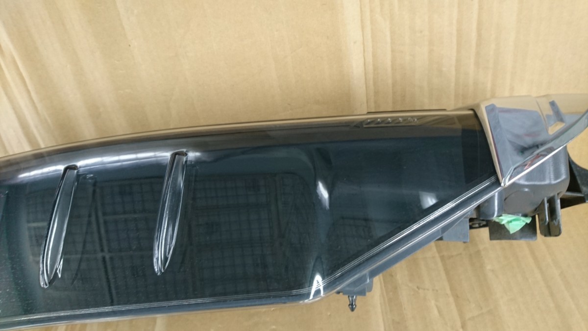 良品 前期 80系 ヴォクシー 左テールランプ ヴォクシー 80系 前期 全灯