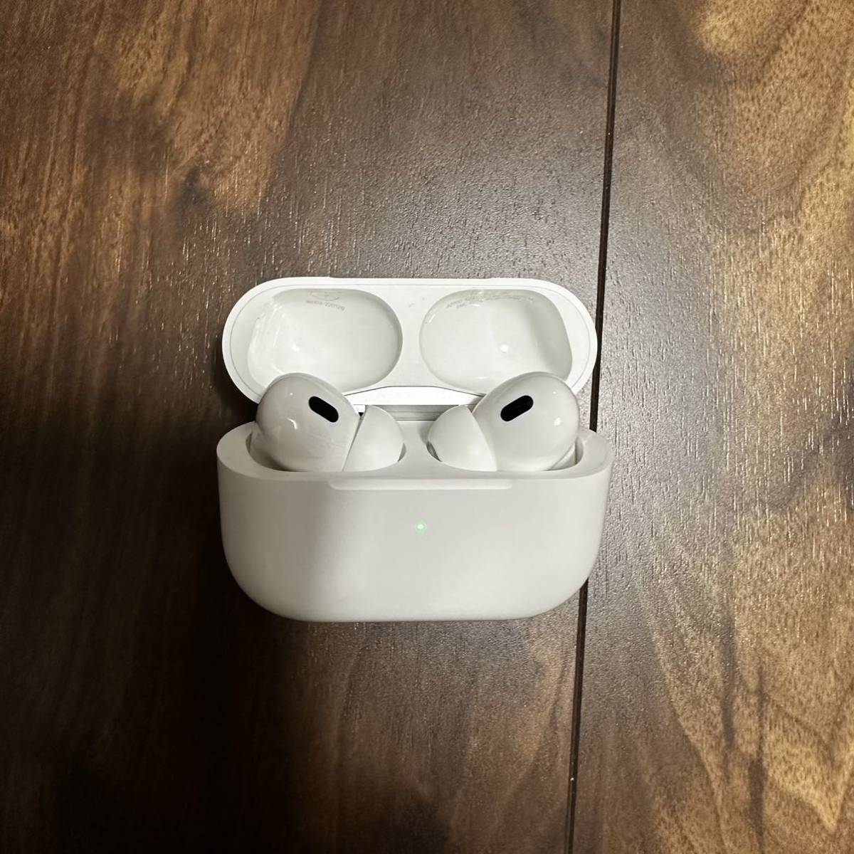 AirPods pro 第2世代　Apple _2
