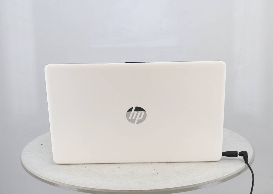 ノートパソコン HP Laptop 15-bs005TU Win10 4GB hp 15-bs005TU