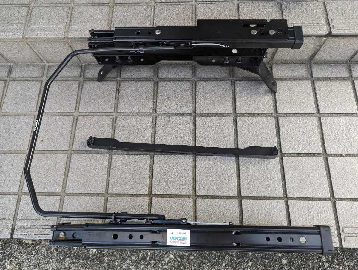  レカロ シートレール WRX レヴォーグ 助手席側 品(レール)｜売買されたオークション情報、yahooの商品情報をアーカイブ公開 - オークファン レール