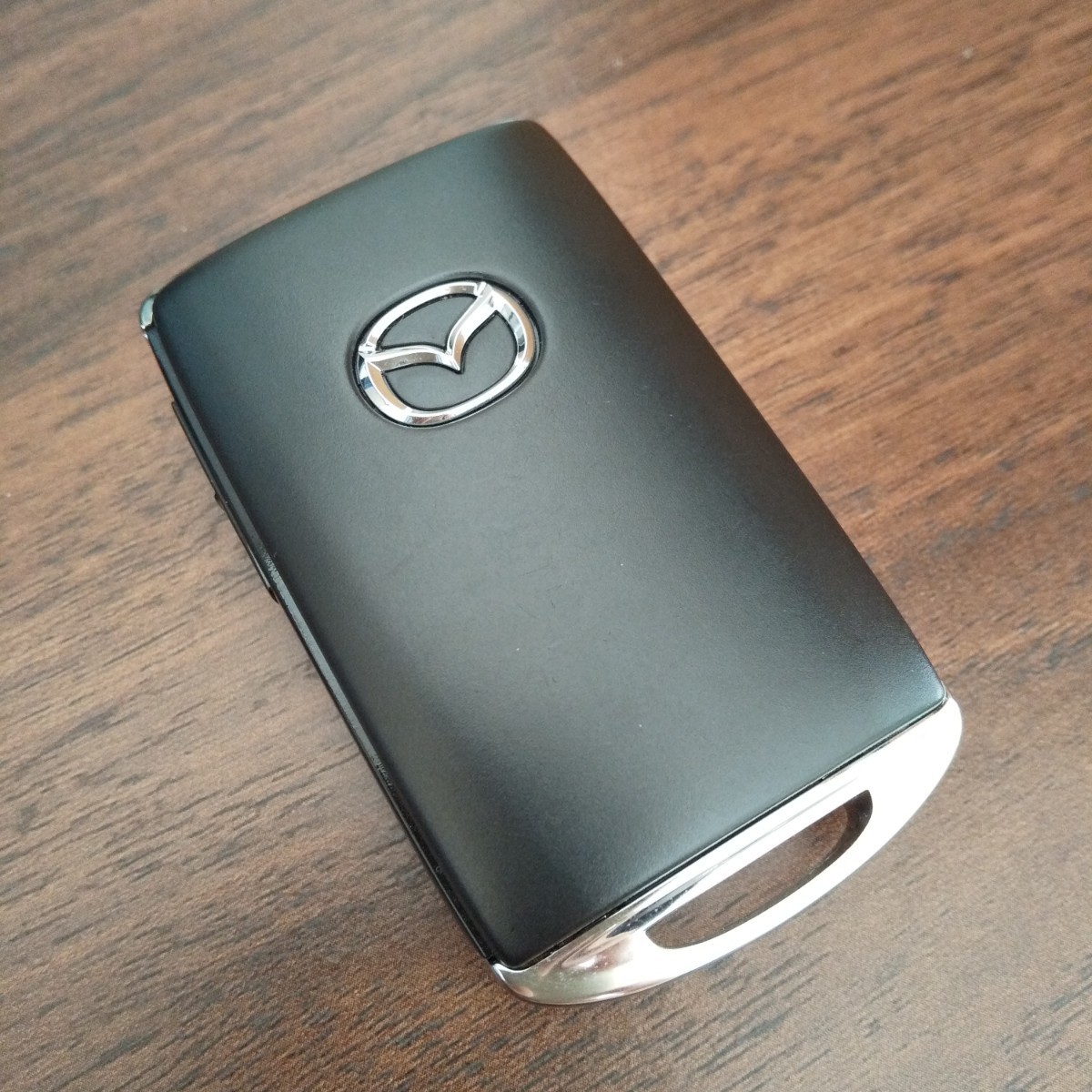 ☆送料無料☆!!スペア保管 美品!! マツダ純正スマートキー 2ボタン MAZDA3 CX-30 CX-60 CX-3 CX-5 CX-8等 007-AH0042 SKE13D-03 マツダ純正 マツダ スマートキー マツダ2&frasl;マツダ マツダ2&frasl;マツダ3 スマートキー&frasl;アドバンストキー