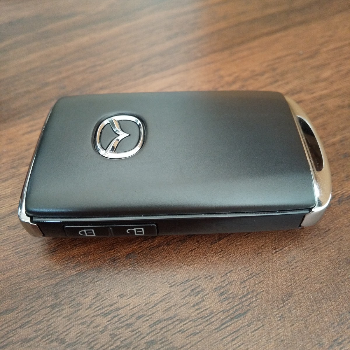 ☆送料無料☆!!スペア保管 美品!! マツダ純正スマートキー 2ボタン MAZDA3 CX-30 CX-60 CX-3 CX-5 CX-8等 007-AH0042 SKE13D-03 マツダ純正 マツダ スマートキー マツダ2&frasl;マツダ マツダ2&frasl;マツダ3 スマートキー&frasl;アドバンストキー