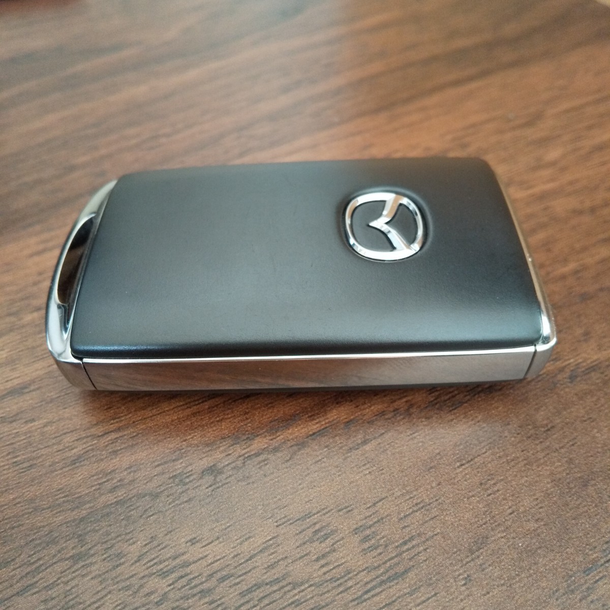 ☆送料無料☆!!スペア保管 美品!! マツダ純正スマートキー 2ボタン MAZDA3 CX-30 CX-60 CX-3 CX-5 CX-8等 007-AH0042 SKE13D-03 マツダ純正 マツダ スマートキー マツダ2&frasl;マツダ マツダ2&frasl;マツダ3 スマートキー&frasl;アドバンストキー