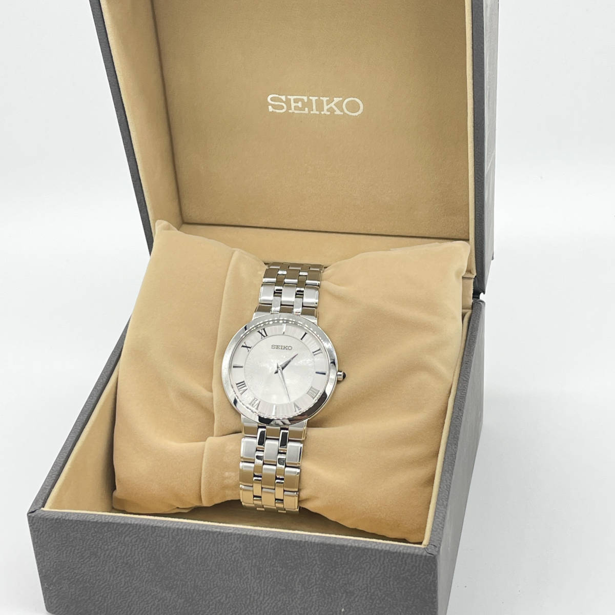 【1円スタート】稼働品 美品☆ SEIKO セイコー 4J40-0AJ0 シルバー 白文字盤 クオーツ メンズ 腕時計 保存箱付属
