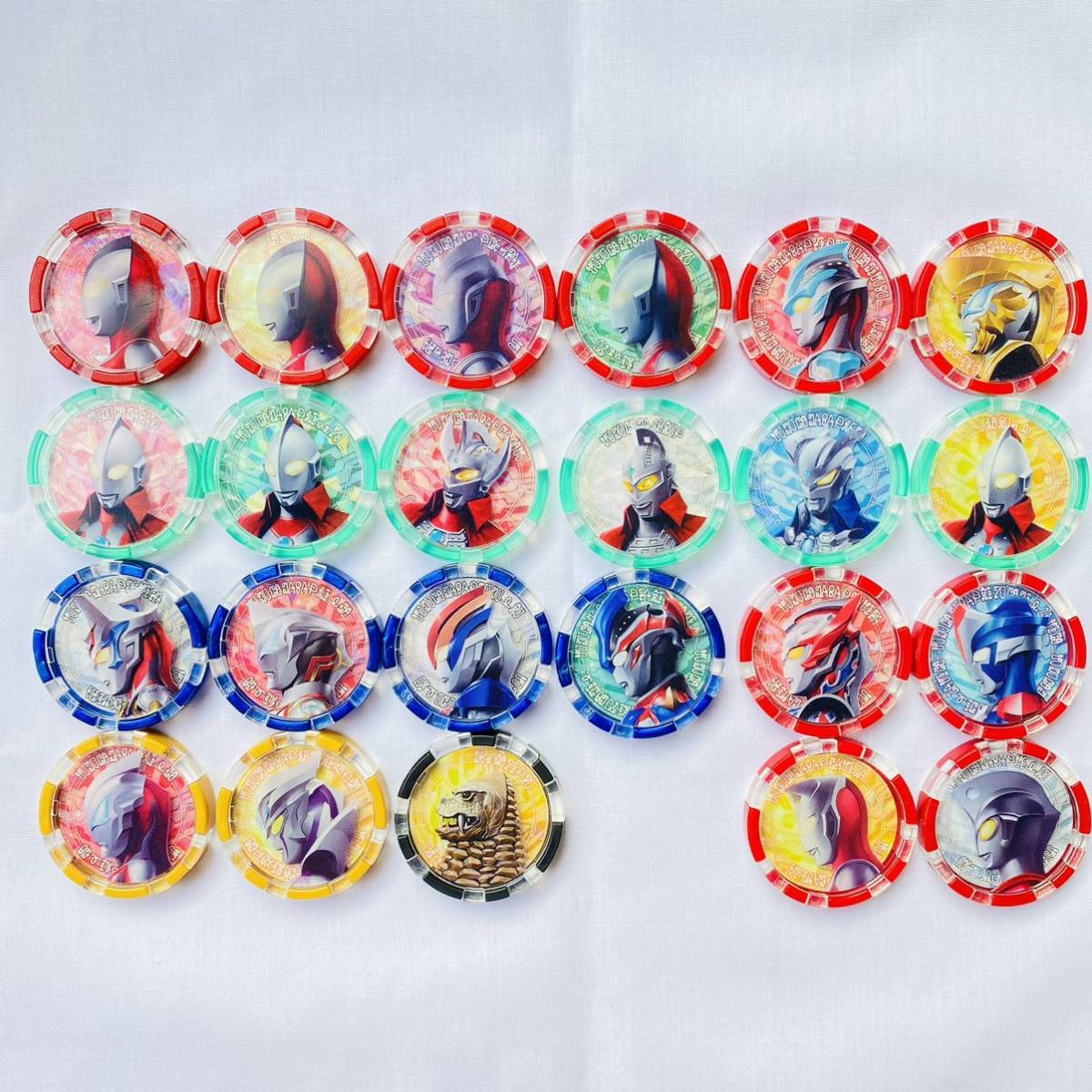 BANDAI バンダイ ウルトラメダル ウルトラマンゼット Z まとめ売り23枚 DXゼットライザー対応 中古 現状品