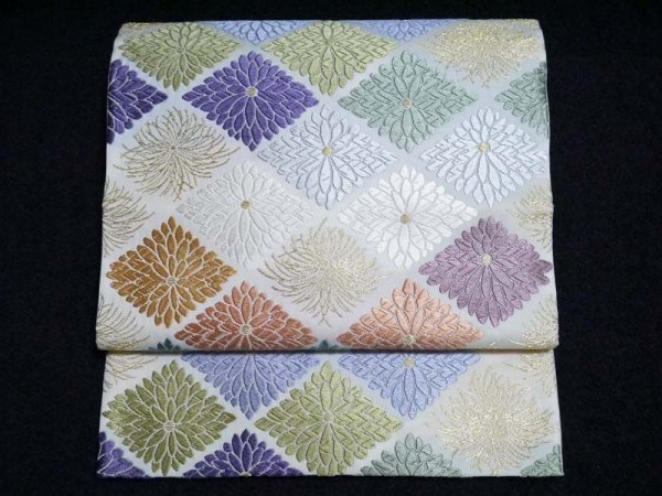 【KIRUKIRU】唐織り 袋帯 正絹 白地 カラフル パステル 菊菱文様 着物 和装 着付け 呉服 訪問着 付下げ 色無地 留袖 小紋 正装