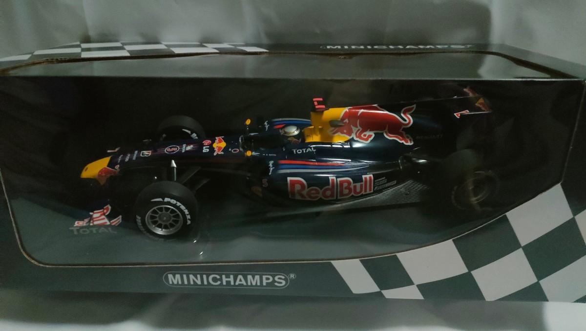 未開封美新品 1/18 レッドブル レーシングルノーF1 RB6 セバスチャン