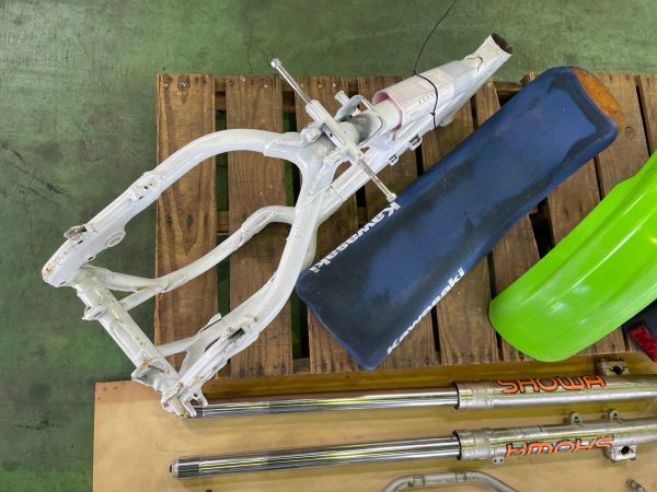1011-15L3 カワサキ KX125 KX125F 色々パーツセット シート フレーム