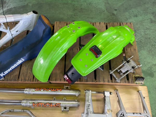 1011-15L3 カワサキ KX125 KX125F 色々パーツセット シート フレーム