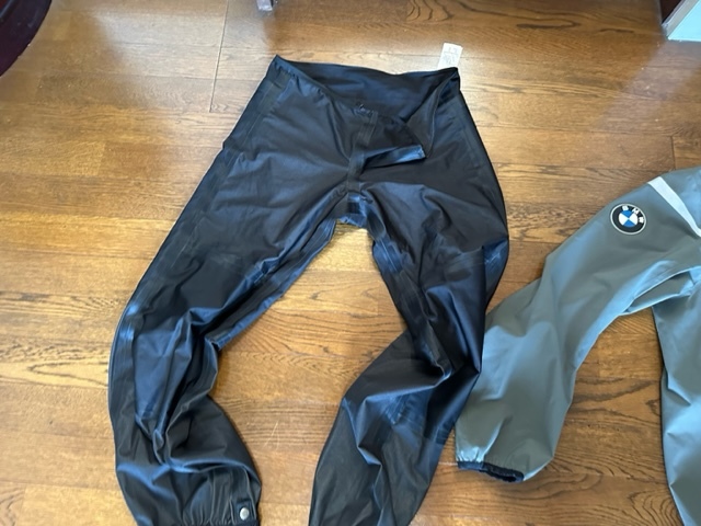 BMW Motorrad純正ラリースーツ ジャケット48。パンツ46セット中古の