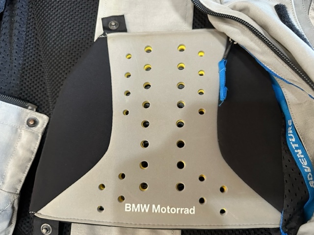 BMW Motorrad純正ラリースーツ ジャケット48。パンツ46セット中古の