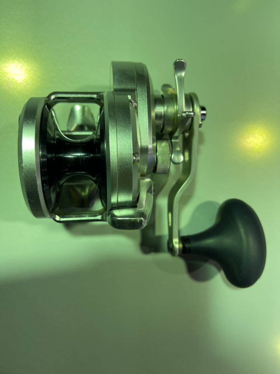 シマノ 13メタニウムHG 右巻き ハイギア ライトハンドル