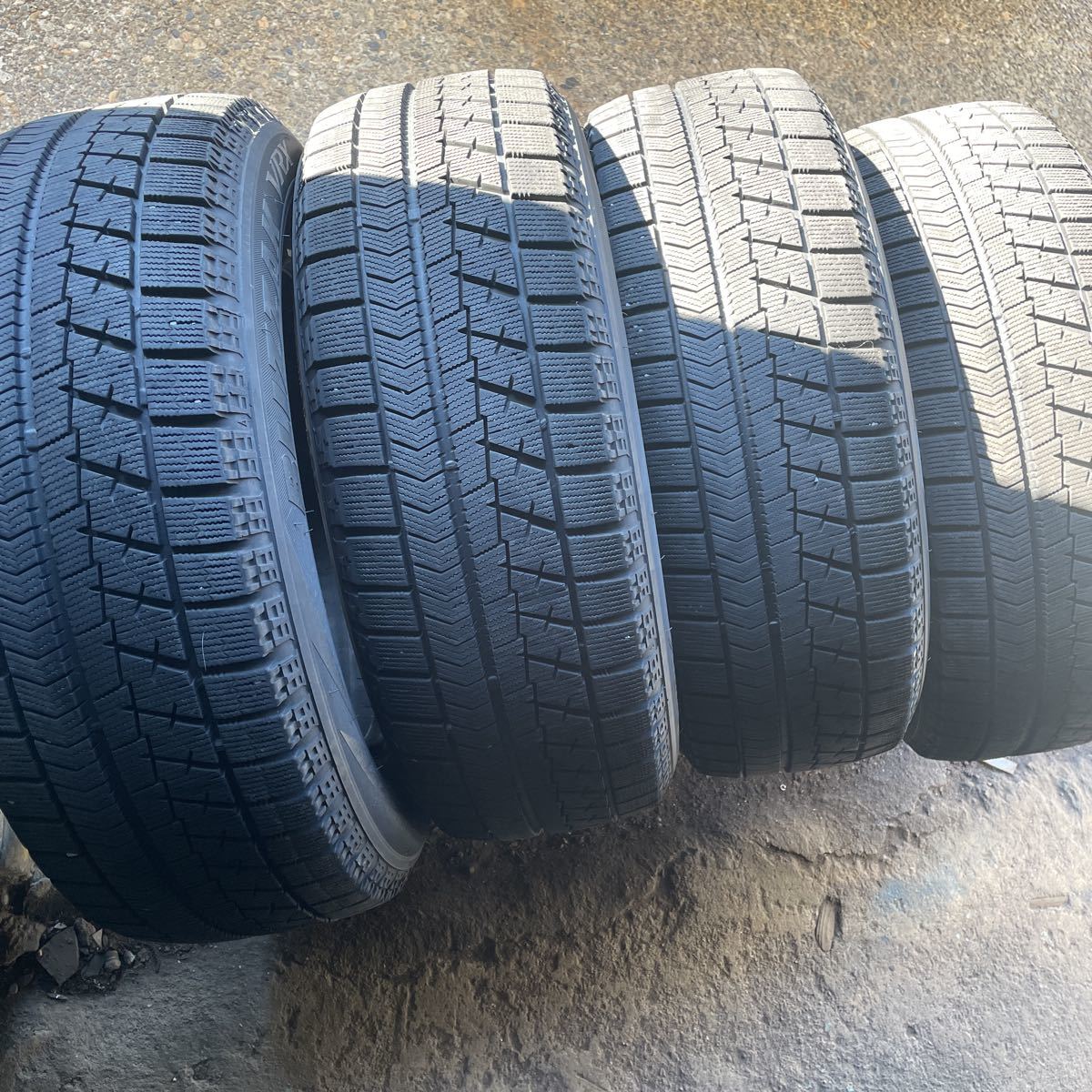 BS VRX 215/60R16 18年製 4本セットブリザック全国送料無料 ブリヂストンVRX 215/60R16 4本セット 18年式 215／60／16 vrx 【公式