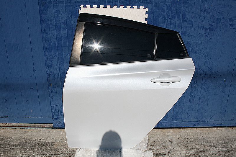 ZVW50 51 プリウス パール 089 左リアドア ガラス 内張 電装セット