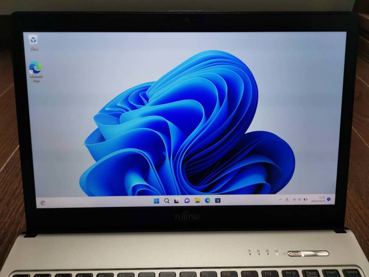 美品 FUJITSU LIFEBOOK WS1 第8世代i7-8550U/8GB/SSD/DVDマルチ
