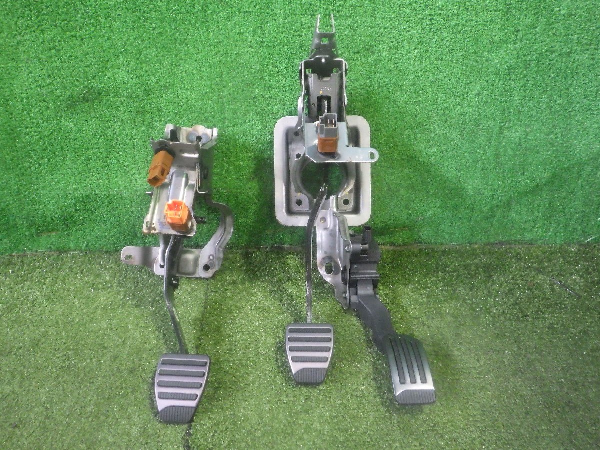 【100%新品，HOT】 日産 ノート E12 ニスモ NISMO アクセルペダル ブレーキペダル クラッチペダル MT車 マニュアル車 J167 2I5-3(日産用)｜売買されたオークション情報、yahooの商品情報をアーカイブ公開 - オークファ 日産用