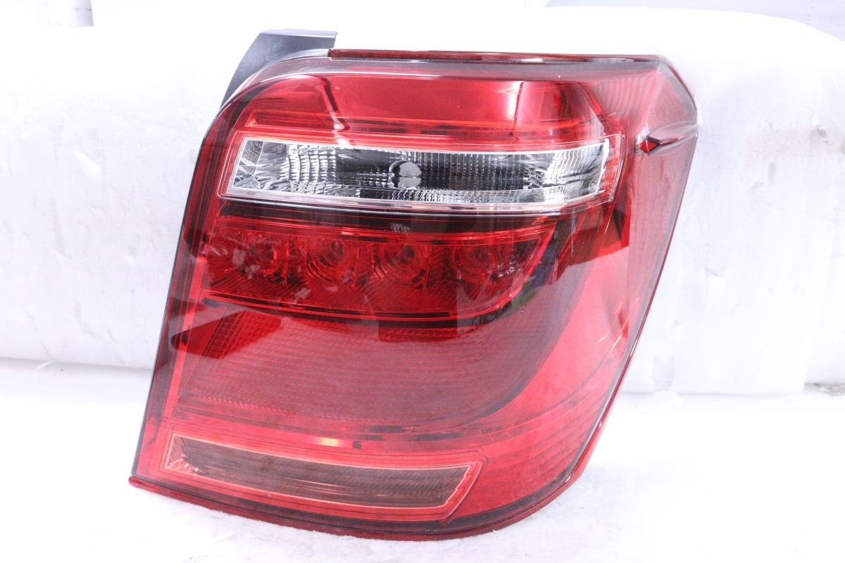 NRE160 NZE161 NZE164 カローラアクシオ 左 テールレンズ NZE161