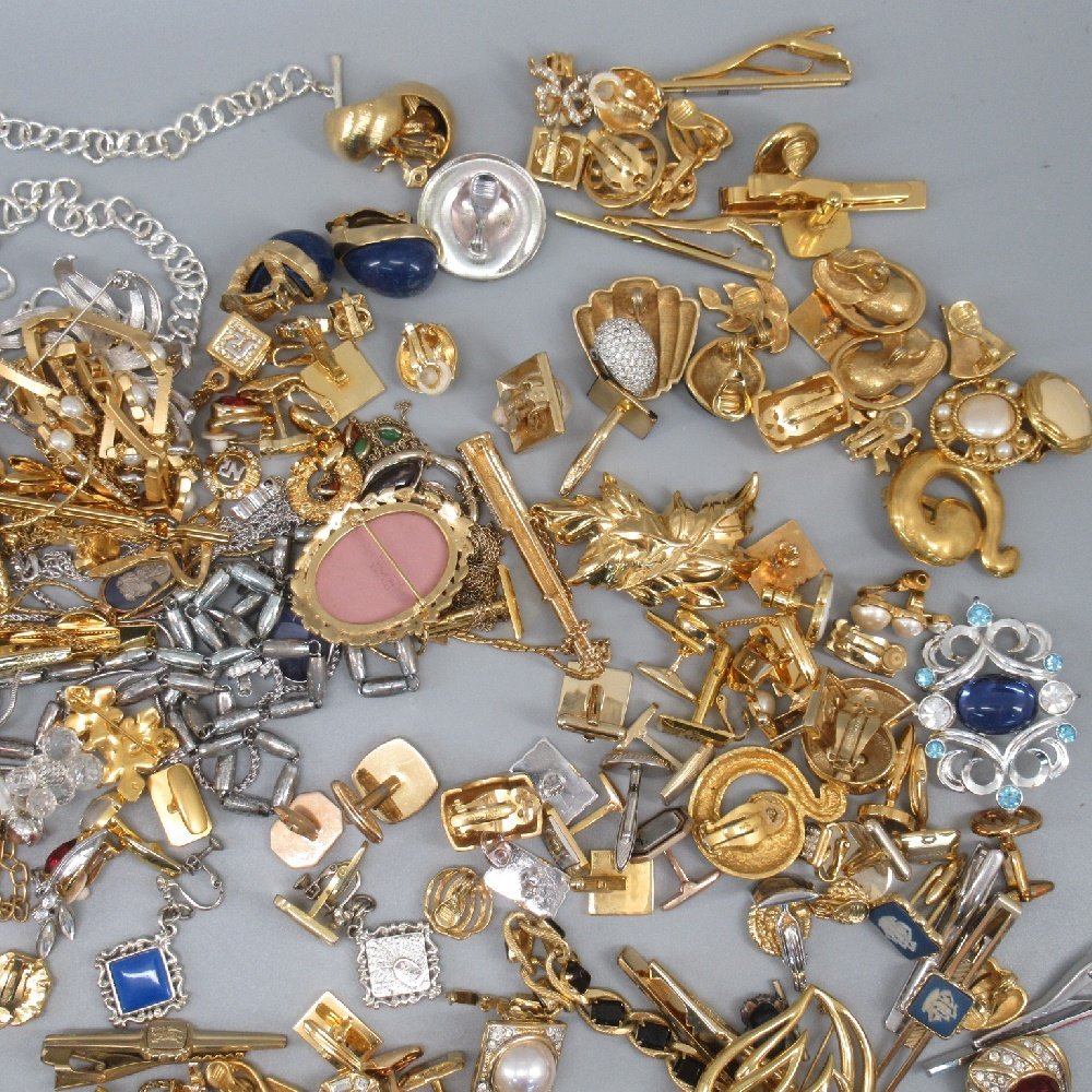 ブランド　アクセサリー　まとめ売り　ジバンシー　ニナリッチ　DIOR など ブランド アクセサリー まとめ売り ジバンシー ニナリッチ DIOR など