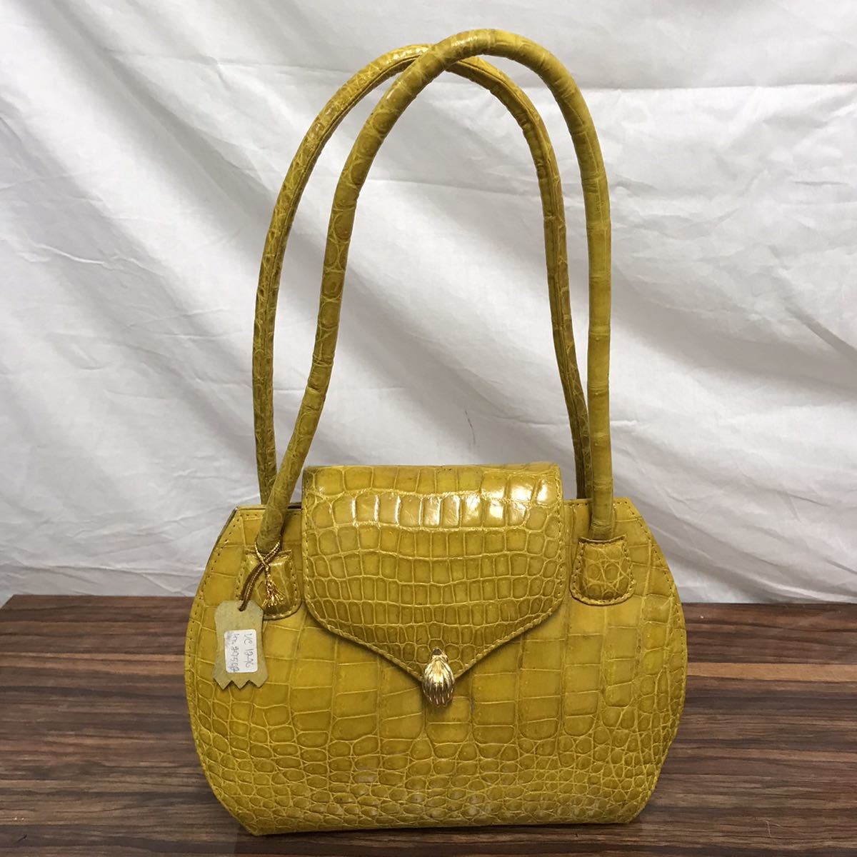 K2310-3077クロコダイル ワニ革 イエロー RAFLAハンドバッグ80サイズ発送予定