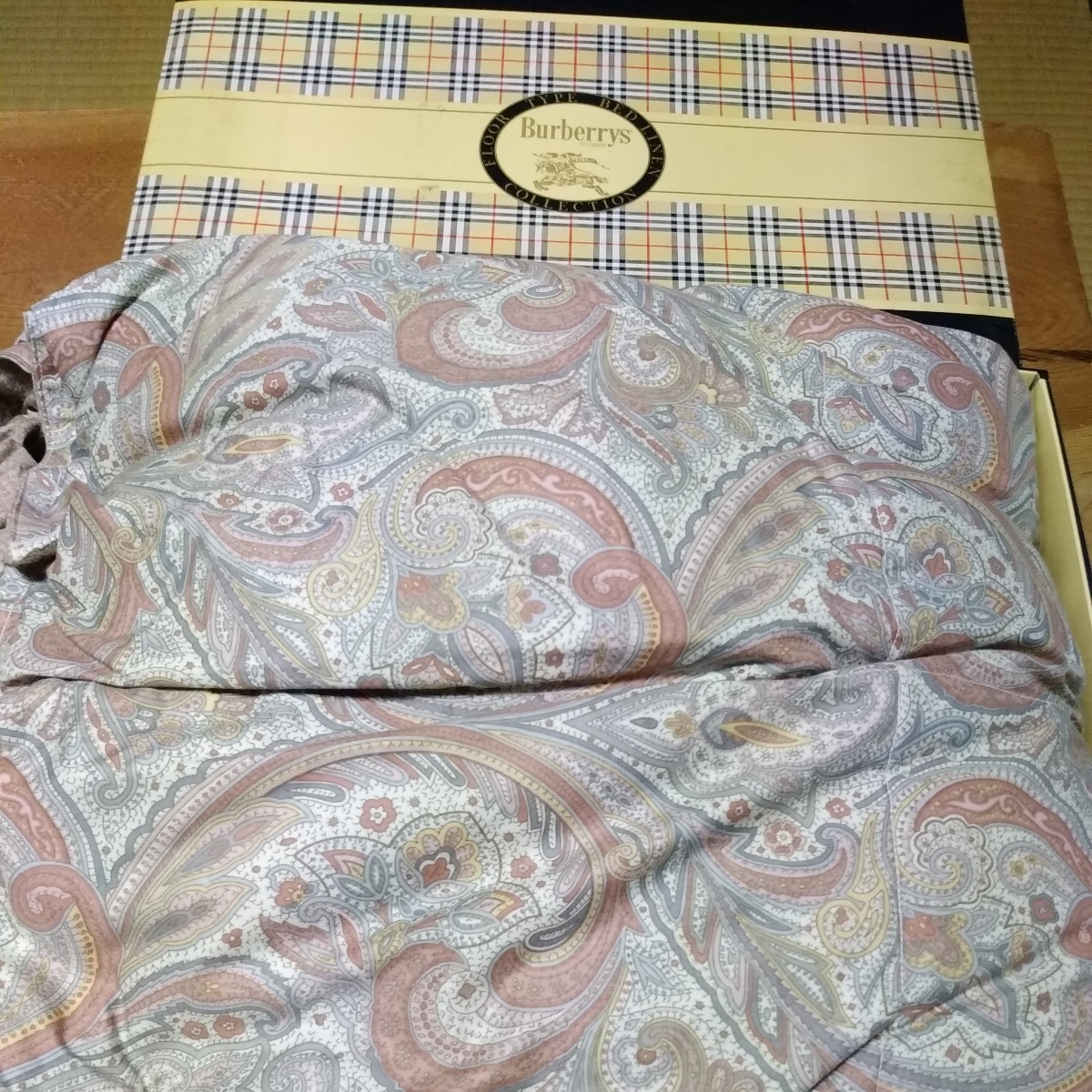 Burberrys 羽毛肌掛けふとん ハンプトン 150×200cm Burberrys 羽毛肌掛けふとん ハンプトン 150×200cm バーバリー