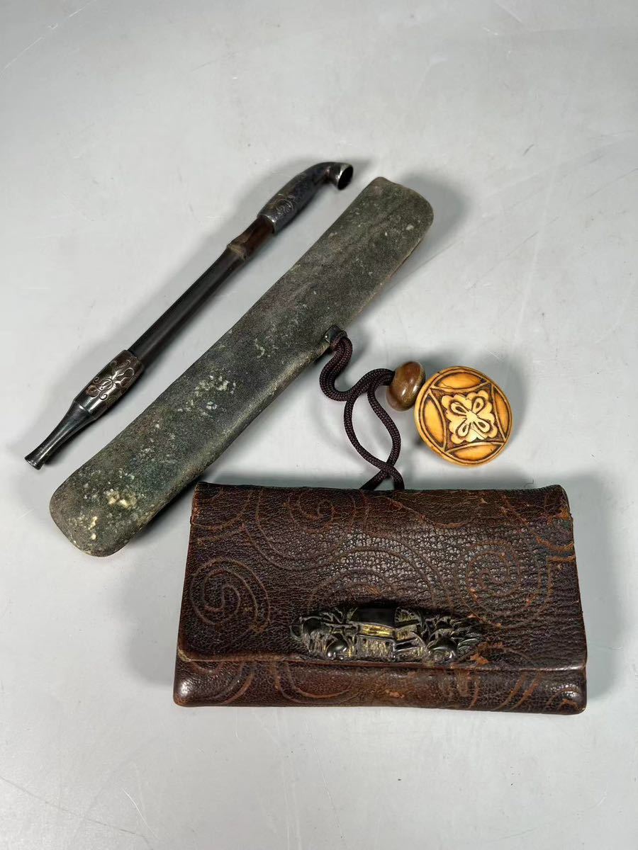 A0405A2 時代喫煙具 竹杆銅煙嘴 花蝶文 皮製煙草入 莨