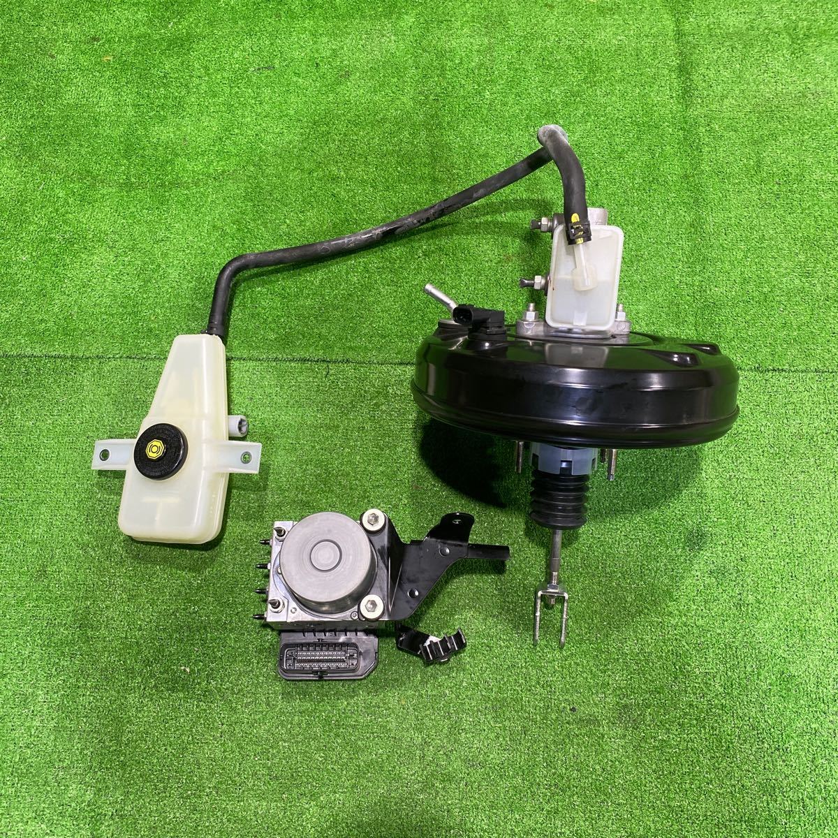 ヴェルファイア30 後期 AGH30W ABSアクチュエーター　ブレーキマスターシリンダー　タンク3点セット 品番44540-58160