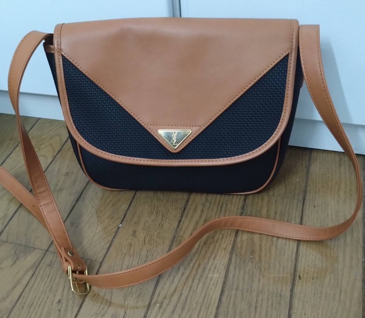 イヴサンローラン ショルダーバッグ YVESSAINTLAURENT ショルダー 