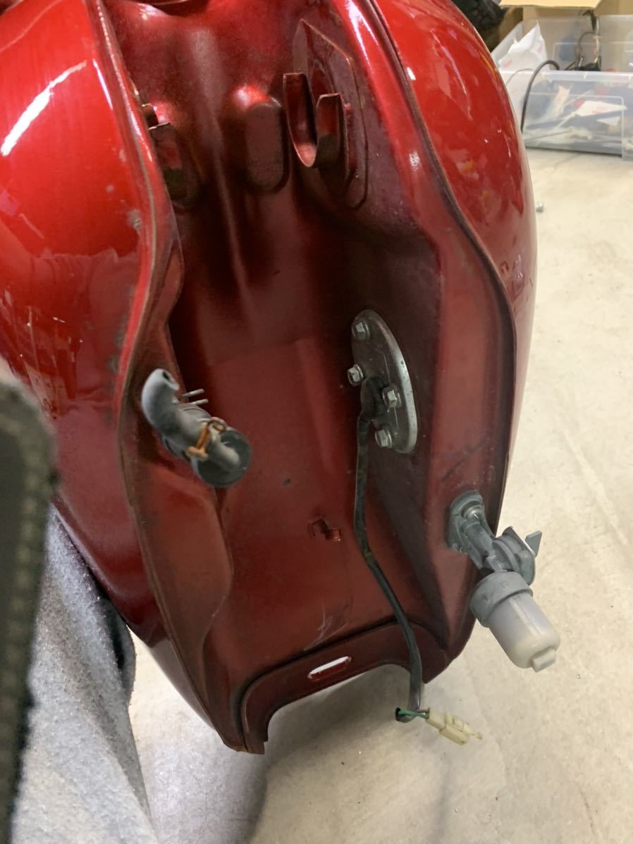 YB 125sp タンク キャップ 鍵 コック センサー付き 凹みなし 内サビ