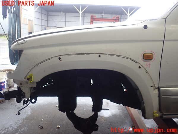 5UPJ-88531082]ハイラックスサーフ(RZN185W)左前フェンダー 中古