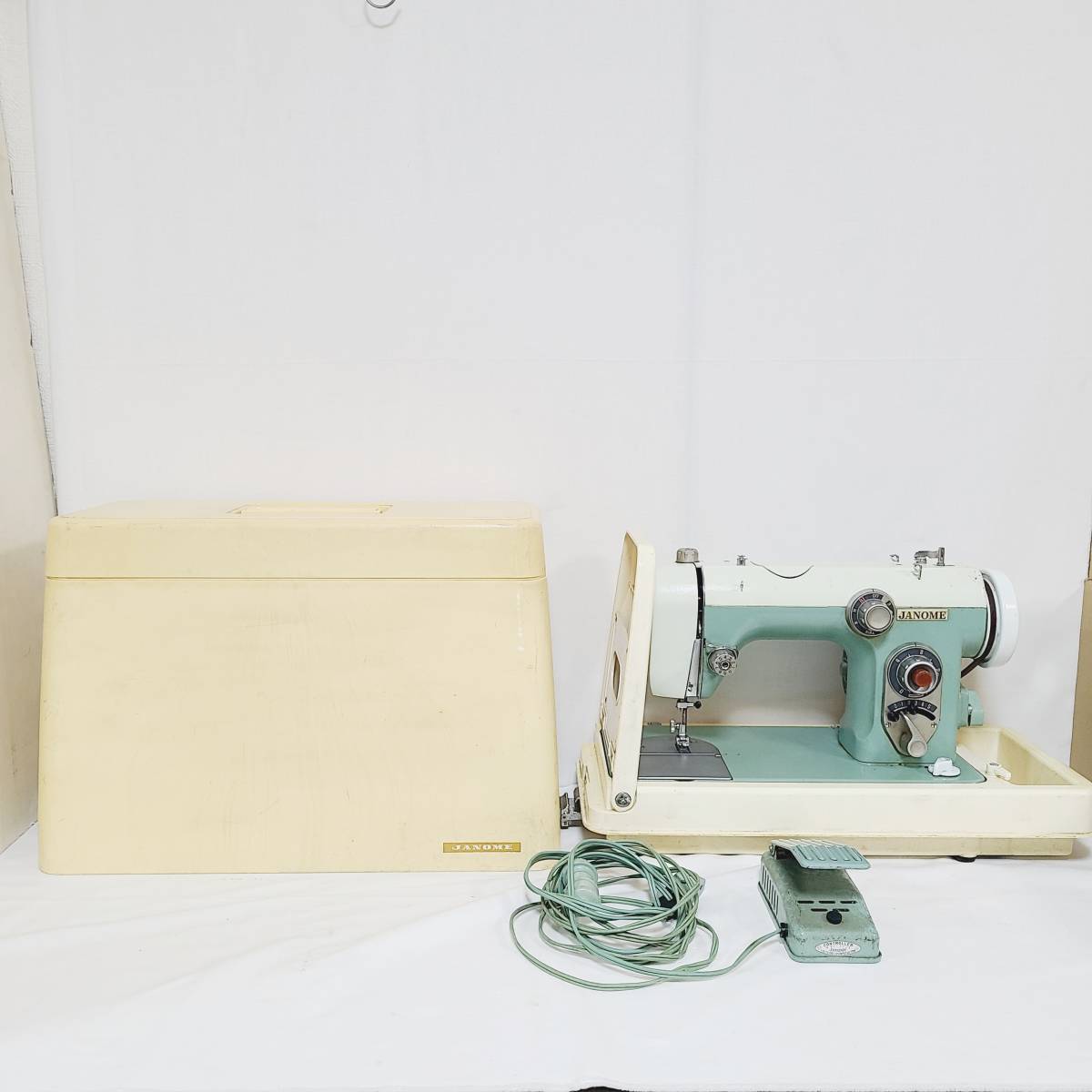 驚きの破格値，格安 C7597 JANOME ジャノメ ミシン MODEL 670 ケース フットペダル付き ジャンク品 手芸 裁縫 ハンドクラフト(ジャノメ)｜売買されたオークション情報、yahooの商品情報をアーカイブ公開 - オークファン ジャノメ