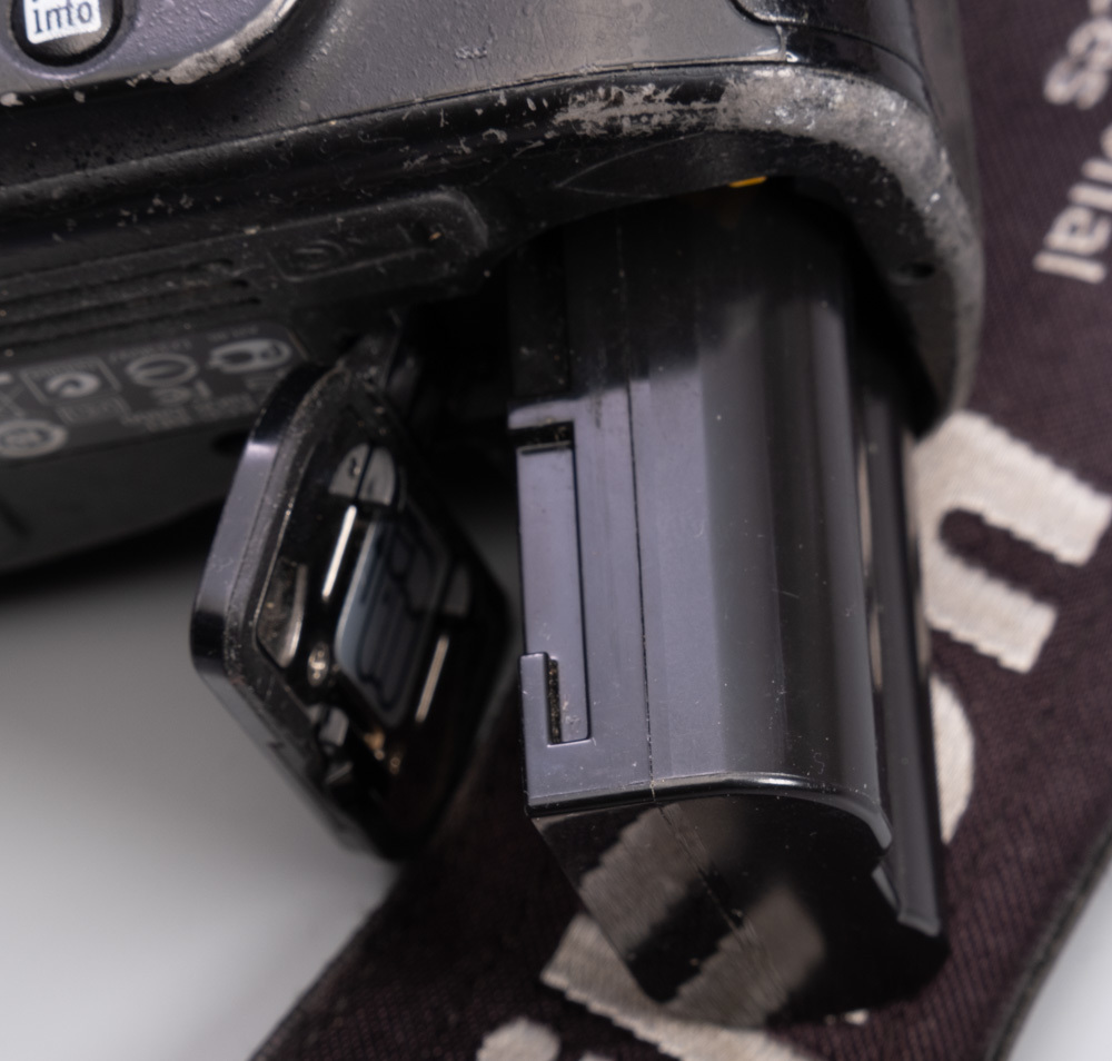 Nikon D800 満身創痍ですが動作していますジャンク相応かとお考え