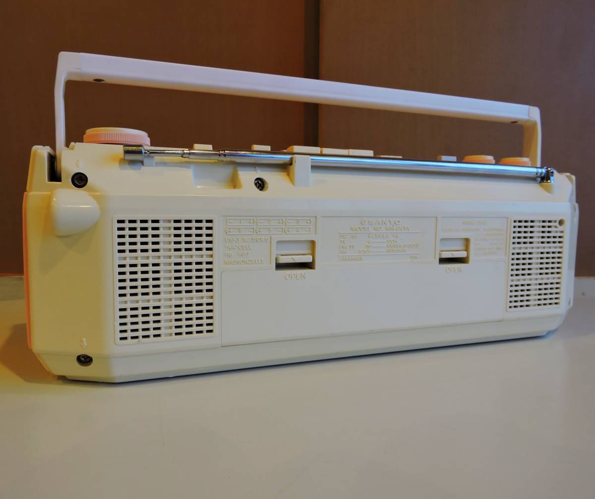 80s SANYO 小型ラジカセ MR-U4TA シリーズ最小サイズ 「TOWN U4」レア
