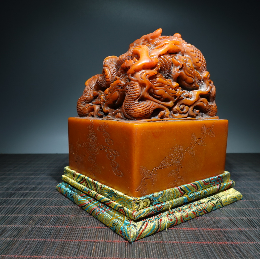 珍品旧蔵 清代 古壽山石彫 手工彫九龍玉璽 印章 印鑑 時代物 古董品