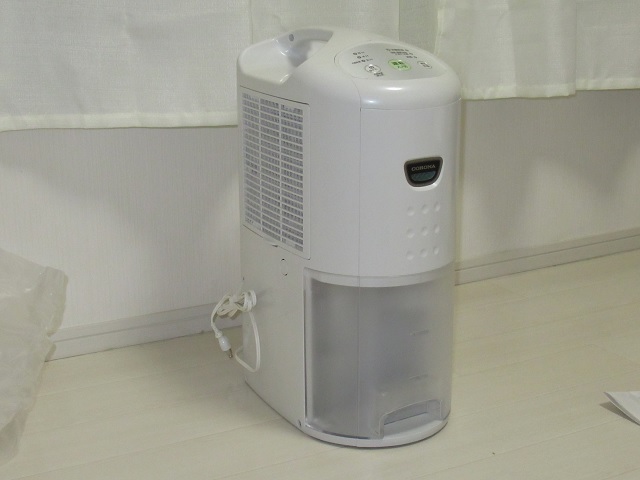 除湿器 コロナ CD-P6323 ホワイト コンプレッサー式衣類乾燥除湿器(木造8畳・鉄筋16畳) 新品未使用