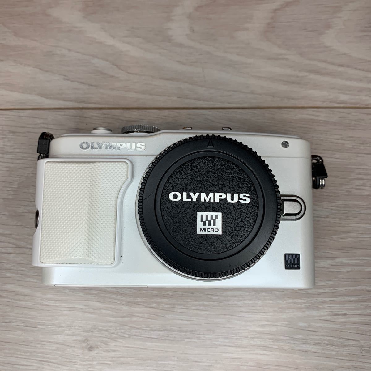 OLYMPUS オリンパス PEN E-PL6 ボディ ミラーレス一眼カメラ 206826011