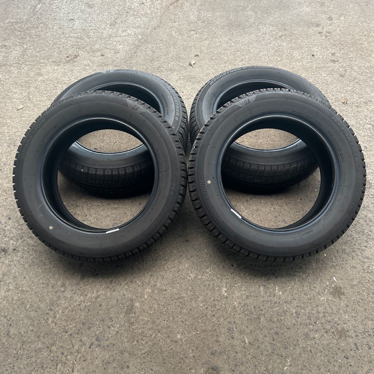 ブリヂストン アイスパートナー2 185&frasl;60R15 nブリヂストン アイス バリ溝！キレイ！ほぼ10分スタッドレス 185/60R15 84Q ブリヂストン アイスパートナー2 2022年製 4本セット 直接引き取り可能　千葉県木更津市より