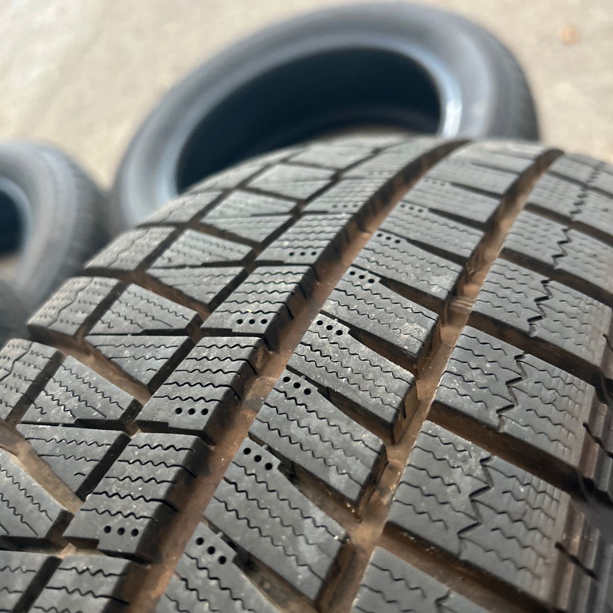 ブリヂストン アイスパートナー2 185&frasl;60R15 nブリヂストン アイス バリ溝！キレイ！ほぼ10分スタッドレス 185/60R15 84Q ブリヂストン アイスパートナー2 2022年製 4本セット 直接引き取り可能　千葉県木更津市より