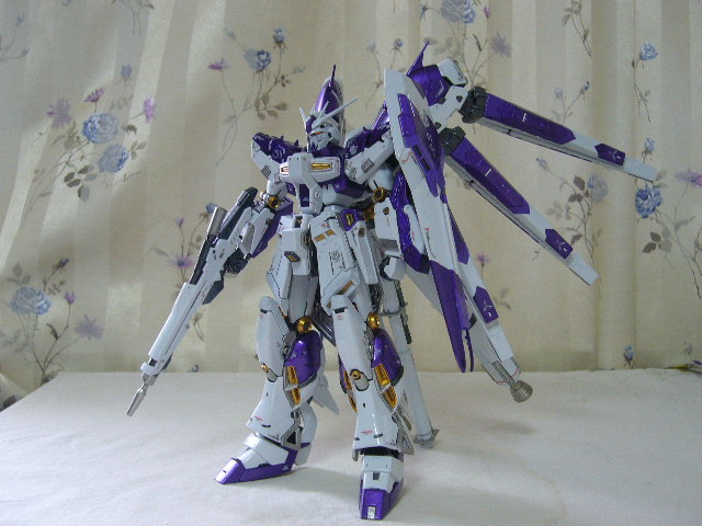 塗装済完成品 RG Hi-νガンダム(メタリック塗装) ジャンク扱い RG
