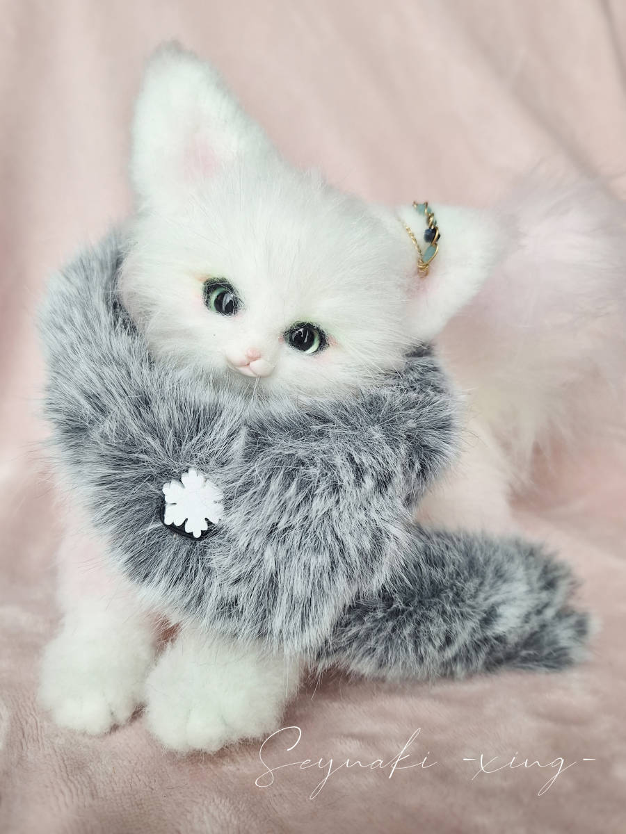 ぬいぐるみ・人形・置物 緑イメージ 猫アートドール【ハンドメイド